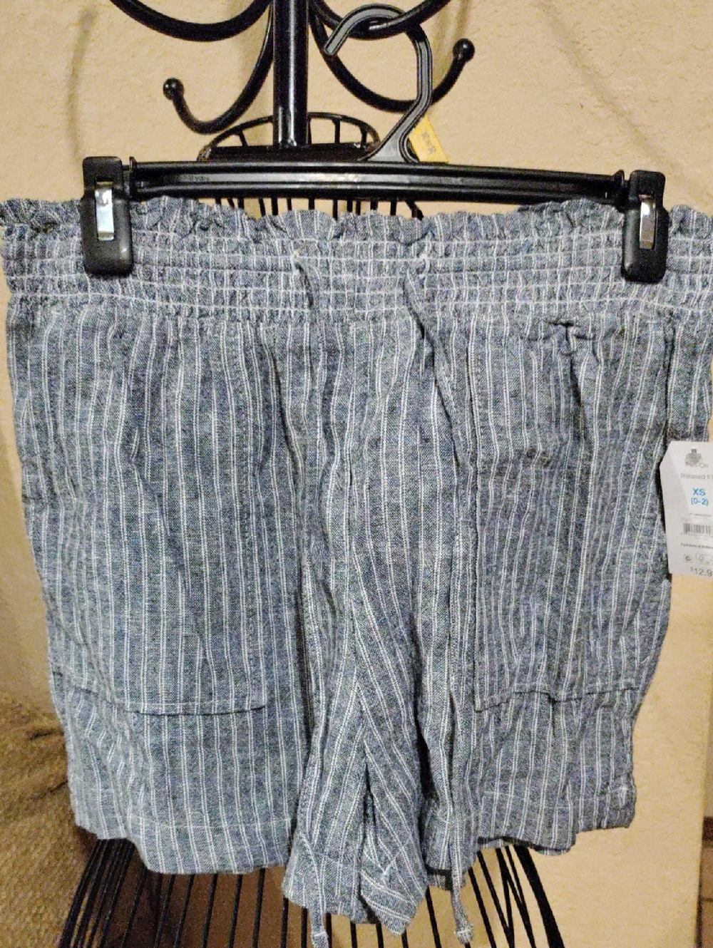 💙Time and Tru Navy and White Pinstripe Pull-On Linen Shorts